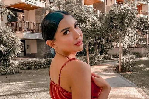 Phụ nữ chuyển giới Indonesia bị giam trong phòng giam nam