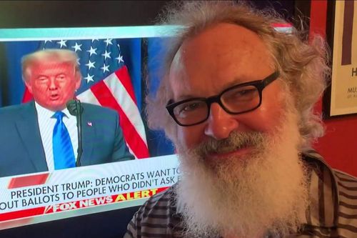 Tổng thống Trump chia sẻ video nói 'Fox đã chết'
