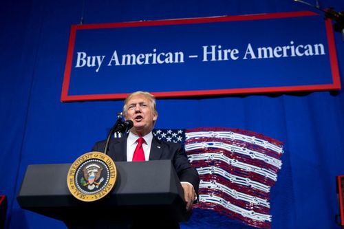 Ông Trump gấp rút siết chặt nhập cảnh vào Mỹ