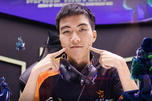 Team Flash thắng kịch tính đội của 'thần rừng' Niel