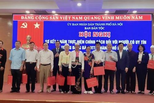Người có uy tín là chỗ dựa vững chắc của Hà Nội trong thực hiện đại đoàn kết toàn dân