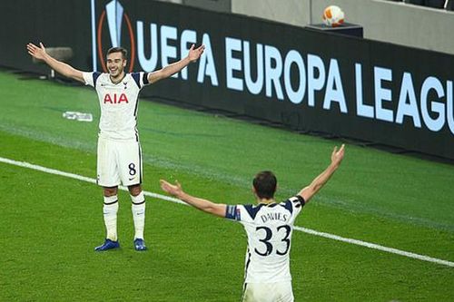 Harry Winks thừa nhận ghi bàn may mắn từ khoảng cách hơn 45m