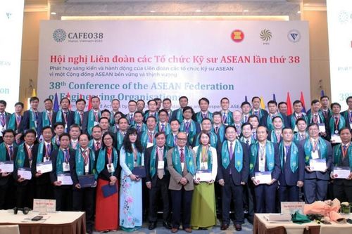 Thêm 44 kỹ sư của Tổng Công ty Điện lực TP Hồ Chí Minh được nhận chứng chỉ kỹ sư chuyên nghiệp ASEAN