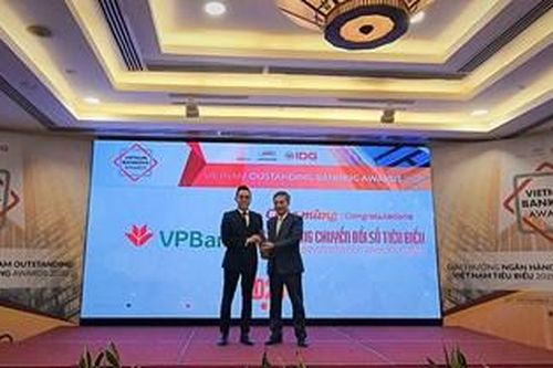 VPBank năm thứ 3 liên tiếp nhận giải thưởng 'Ngân hàng chuyển đổi số tiêu biểu'