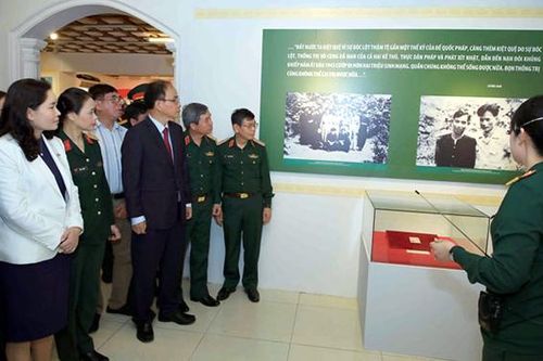Khai mạc triển lãm 'Đại tướng Lê Đức Anh - Cuộc đời và sự nghiệp'
