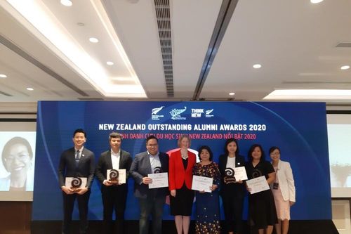 Đại sứ quán New Zealand vinh danh 6 cựu du học sinh Việt Nam