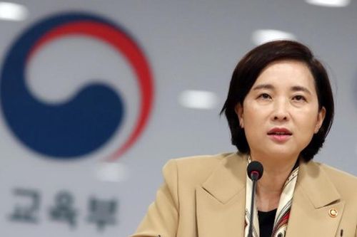 Bộ trưởng GD Hàn Quốc kêu gọi người dân hợp tác chống Covid-19 trước kỳ thi ĐH