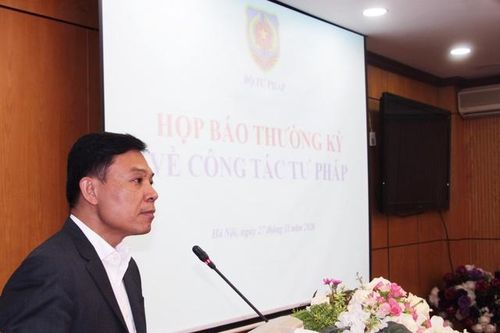 Bộ Tư pháp chuẩn hóa và bãi bỏ gần 150 thủ tục hành chính