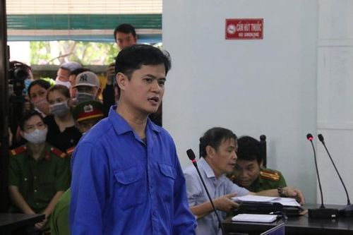 Vụ bác sĩ bị tố hiếp dâm: Bị cáo đỗ lỗi cho nạn nhân 'tự cởi áo'