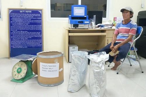 An Giang: Bị bắt khi vác 'chất nghi là ma túy' từ Campuchia về Việt Nam