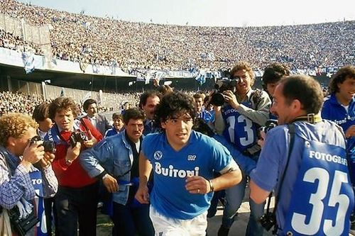Napoli muốn đổi tên sân vận động để tôn vinh Maradona