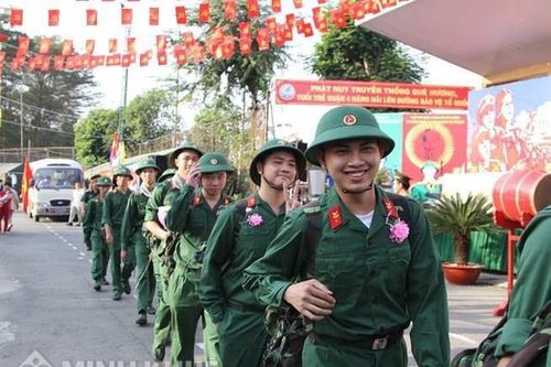 Cấm hạ sĩ quan - binh sĩ sử dụng xe máy tham gia giao thông