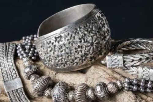Xu hướng giảm tiếp tục được duy trì trên thị trường kim loại quý