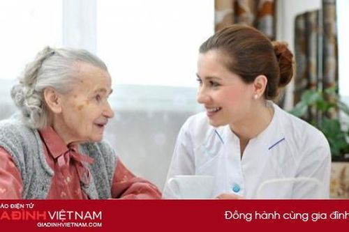 Tại sao mùi cơ thể thay đổi khi già đi?
