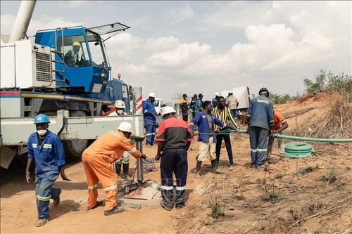 Sập mỏ vàng tại Zimbabwe khiến hàng chục người mắc kẹt
