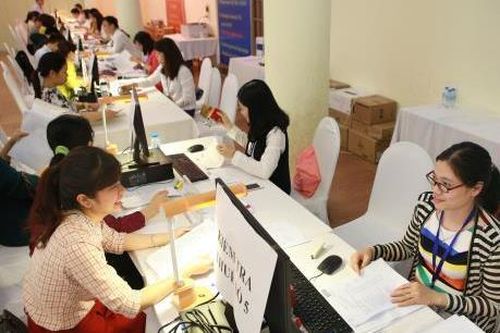 Vì sao ngân hàng cần cung cấp thông tin khách hàng cho cơ quan thuế?