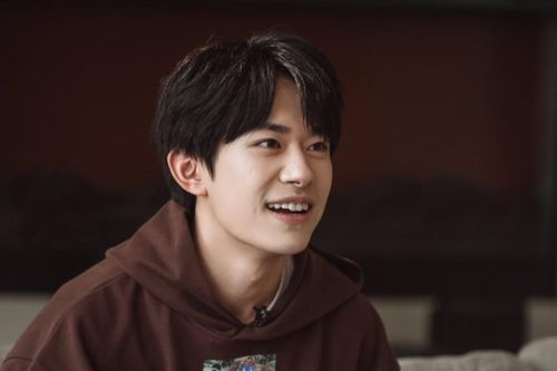 Dịch Dương Thiên Tỉ: Đứng trên đỉnh cao sự nghiệp ở tuổi 19 nhưng chịu vô số áp lực!