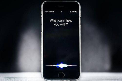 Vì sao trợ lí ảo trên iPhone tên là Siri dù Steve Jobs ghét cái tên này?