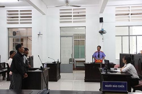 Chặt phá rừng phòng hộ lấy đất làm rẫy