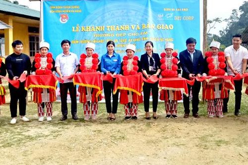 Huyện đoàn Na Hang bàn giao 2 công trình thanh niên trị giá gần 500 triệu