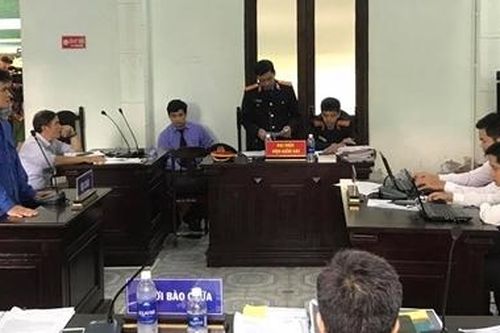 Nhiều tình tiết mới trong phiên xét xử cựu bác sĩ hiếp dâm nữ điều dưỡng