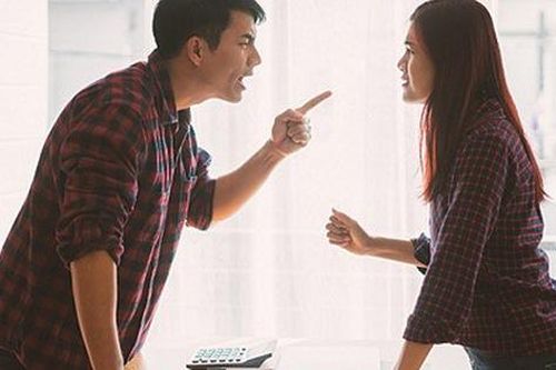Khi nào nên buông tay bạn đời?