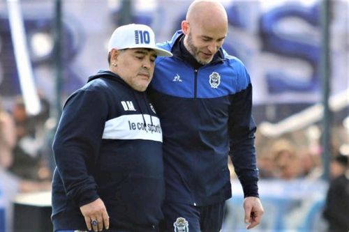 Trợ lý của Maradona từ chức
