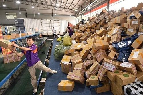 Dân Trung Quốc không dám săn sale Black Friday vì sợ 'nhập khẩu virus'