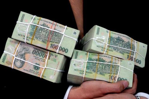 Ngân hàng rao bán cả cây dừa, xoài để xử lý nợ