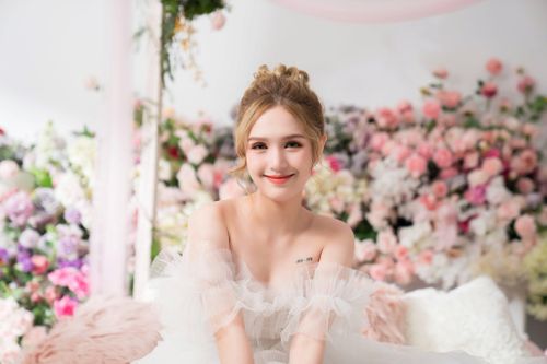 4 hot girl lấy chồng ở tuổi đôi mươi