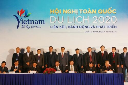 Chung tay cùng hành động trong phát triển du lịch