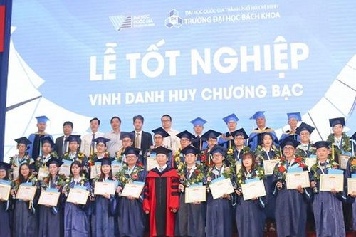 2.100 học viên-sinh viên Trường ĐH Bách khoa TPHCM nhận bằng tốt nghiệp