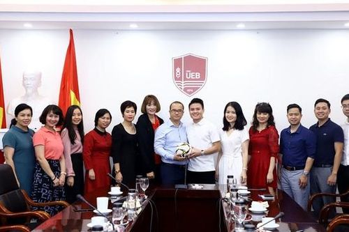 Quang Hải và Quách Thị Lan trở thành sinh viên trường ĐH kinh tế hàng đầu Việt Nam
