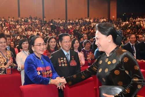 Xúc động Lễ tuyên dương 400 gương sáng thầm lặng cống hiến cho cộng đồng