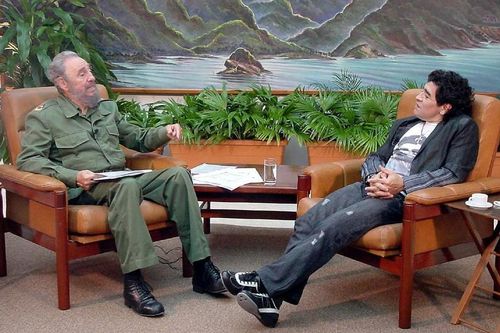 Tình bạn đẹp của Diego Maradona với các chính trị gia