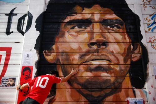 Nước mắt rơi ngày tiễn biệt Maradona