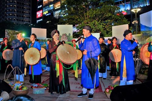 Quan họ 'vang, rền, nền, nảy' giữa lòng Sài Gòn