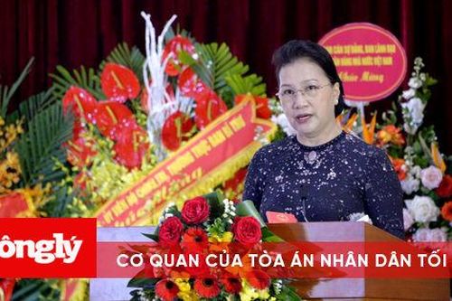Chủ tịch Quốc hội: Cần khắc phục tình trạng khen thưởng 'từ trên xuống'