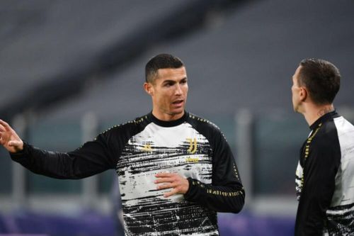MU giữ chân Fred, Pirlo cho Ronaldo… ra rìa