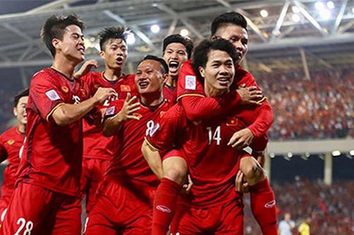 Đội tuyển Việt Nam đứng hạng 93 thế giới; Vì sao ông Park Hang-seo chọn Nguyễn Phong Hồng Duy?