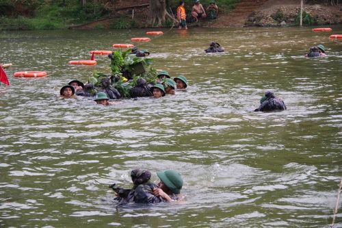 Cận cảnh một ngày cùng bộ đội Nghệ An hành quân diễn tập