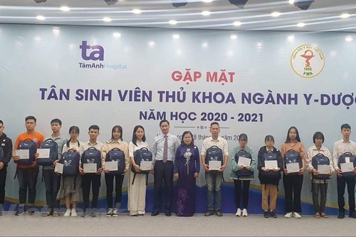 Gặp mặt tân sinh viên thủ khoa ngành y dược năm học 2019-2020