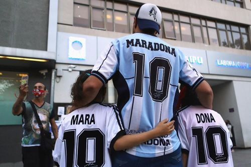 Tinh thần 'cháy hết mình' của Maradona còn mãi trong lòng người hâm mộ