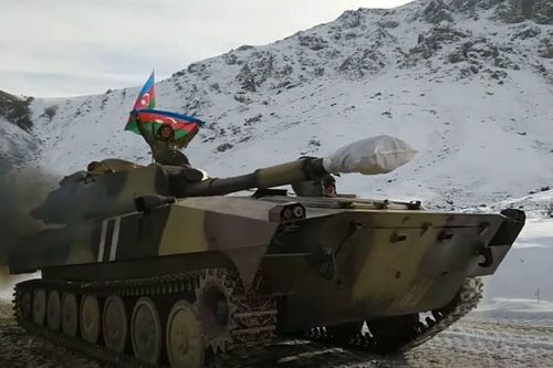 Azerbaijan đưa pháo tự hành và vũ khí hạng nặng tới biên giới Armenia