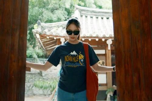 'Công chúa băng giá' Krystal Jung hóa 'Mẹ bầu siêu ngầu'