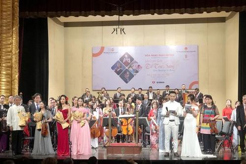 Hòa nhạc giao hưởng 'Là Con gái để Tỏa sáng': Gia đình là bến đỗ bình yên