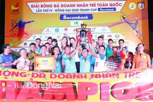 Sacombank vô địch Giải bóng đá doanh nhân trẻ toàn quốc 2020