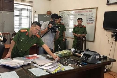 Thảm cảnh 'nhắm mắt' vay lãi sau, trả lãi trước
