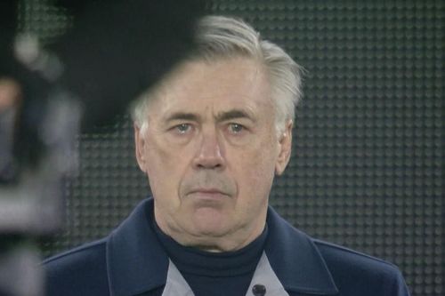 HLV Ancelotti rơi nước mắt khi tưởng nhớ Diego Maradona