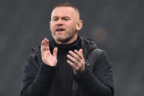 Rooney giành điểm đầu tiên trên cương vị huấn luyện viên